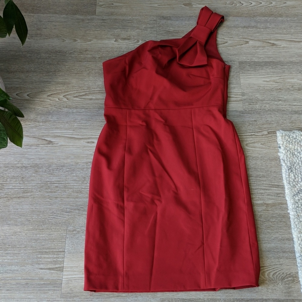Ann Taylor One Shoulder Bow Dress in Red (Size 6P)